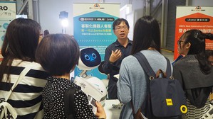 「南科AI_ROBOT自造基地」參加《2018未來商務展》,邀集多位創客在自造市集區共同展出,成功吸引大批的駐留人氣。