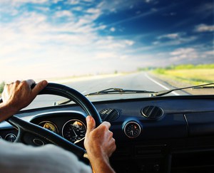 日立汽車系統公司開發一種車載立體相機技術,可以在駕駛時高精度檢測小路面不規則,包括孔洞和小碎片。
