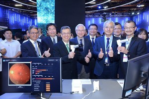 ??总统陈建仁莅临叁观工研院研发之糖尿病视网膜病变诊断辅助分析系统。(source:ITRI)