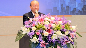 台灣機械工業公會理事長柯拔希籲請央行順應全球潮流,年後讓新台幣適度貶值,以利業者接單。