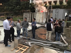 叁访金属中心首部温泉创能发电技术示范机组的运转发电,该机组有效发出10kW之预期发电量。