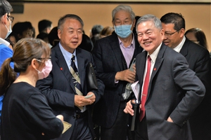 經濟部部長沈榮津指出,針對業者所提出的意見,將責成中小企業處針對紓困貸款相關的融資問題