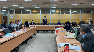 专谘会召集人科技部部长陈良基(中站立者)感谢委员的贡献