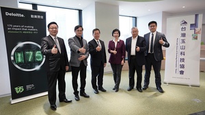 面对5G和後疫情时代,近8成企业相信5G有机会在未来三年内为产业带来重大变革,整合垂直产业的应用。勤业众信联合会计师事务所与台湾玉山科技协会也在日前举办「2020 玉山科技协会.勤业众信趋势论坛」