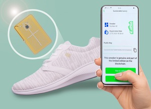 SECORA Blockchain安全解決方案整合於品牌產品中,並經由NFC技術與區塊鏈連接,因而連接了真實與數位世界。