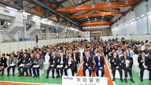 ??泽科技特别钻研开发的新世代五轴同动车铣复合机,机械移动加工速度可媲美日系机种。