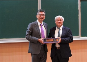 科盛科技執行長暨董事長張榮語博士獲頒國立清華大學工學院第22屆傑出校友,日前由清大工學院院長頒獎。