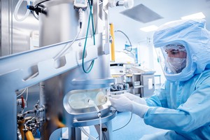 西門子運用自動化和數位化解決方案協助BioNTech大幅加速疫苗生產,為全球抗疫做出具體貢獻。