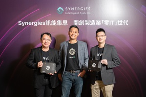 左起:Synergies 事业部??总经理黄逸华、Synergies创办人暨执行长张宗尧、Synergies 5G物联网闸道器Odin产品负责人曾俊绅
