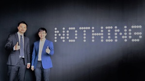 左起,Rohde & Schwarz Taiwan总经理郭毓麟 (Marvin Kuo) 以及Nothing Technology 台湾区总经理李秉宸 (Sam Lee)