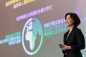 施耐德電機台灣區總經理郭念慈分享台灣企業應如何透過綠色革新,打造永續競爭力,建議透過數位化與電力化即可把握致勝關鍵。