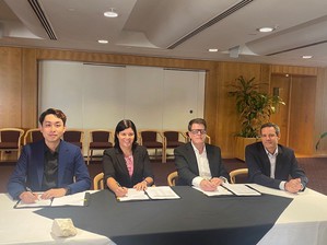 立凯电今(21)日与澳洲北领地政府及AVENIRA LTD正式签署合作备忘录,由立凯电在澳洲北领地授权、建设并营运第一家磷酸铁锂电池正极材料厂。