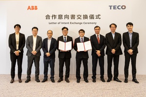 東元電機智慧能源事業群總經理張松鑌(圖中右四)表示,未來東元將與ABB合作,提供離岸風電開發商海上與陸上的「預裝式電器間(E-House)」解決方案,使再生能源電力系統更加穩定、安全、可靠。