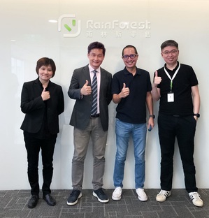 雨林新零售ERP專案啟動會議,雨林新零售營運長暨總經理李正強(右二),雨林新零售技術暨供應鏈總監莊英池(右一),NTT DATA大中華區雲計算事業群總經理林哲瑩(左二),及NTT DATA專案總監沈孟穎合影