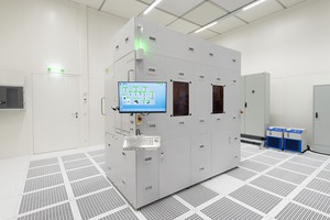 经重新设计的200毫米版本EVG150光阻制程平台，提升模组数量以达到更高的制程产出，并且透过架构改善降低设备的占地面积。