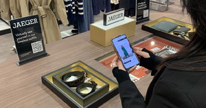 英国百货公司 Marks & Spencer 与Zyler合作提供店内虚拟试穿体验,并将时尚品牌 Jaeger 的经验加入两家 M&S分店。。