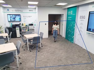 「AI电子围篱」以AI摄影机随时侦测，如果有非授权人员闯入空间，可即时发送警报处理。