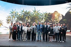 电通集团、商研院与中小企业代表叁访世新大学智能摄制基地,有助於未来虚实融合,更积极开设元宇宙商店。(source:世新大学)