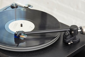 Phillips-Medisize与U-Turn Audio携手提升下一代唱盘的唱臂性能
