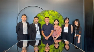 震旦家具與台灣設計研究院攜手加速協助企業做好永續環保目標,建立未來永續發展。圖左三震旦家具創新中心總經理高曰菖、左二為台灣設計研究院副院長林鑫保。