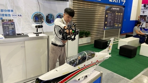 震旦通業代理的Creaform手持雷射3D掃描,可測量無人飛行器的外形和尺寸,更容易地進行搭載器的設計。