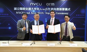 陽明交大與安謀科技於合作意向書簽署儀式,由林奇宏校長(左二)、李鎮宜副校長(左一)、Arm大學計畫總監Richard Buttrey(右二)代表簽署,右為Arm台灣總裁曾志光合影。