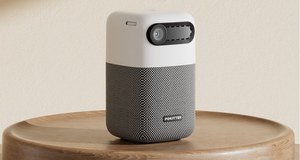 Pokitter智慧投影機推出新品m1s迷你型,影像品質採DLP投影技術,且投影時畫面可自動梯形校正。