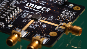 比利时微电子研究中心(imec)研发的新型脉冲无线电(IR)超宽频(UWB)接收器实现最低功耗(7.6mW)且抗干扰性提升10倍,并装载於印刷电路板上。
