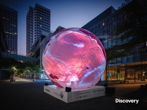 微星科技携手Discovery频道共同呈现【地球.生之花】装置艺术,透过光影变化来探讨人、地球与自然环境之间的依存关系。(source:Discovery/ MSI)