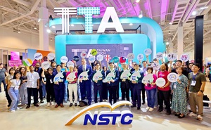 国科会??主委苏振纲率20组国内外AI科技新创,前进高雄「Meet Greater South 亚湾新创大南方展会」,打造台湾科技新创基地TTA品牌馆,展示AI应用於百工百业。