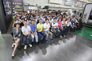 東台集團今(28)日假路科總部舉辦今年第二次廠內展,吸引百餘位客戶出席,同時集結十多家供應商夥伴全方位呈現東台解決方案。
