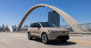 Volvo Cars计画在日後的车款中加入 NVIDIA DRIVE Thor平台,并且采用 NVIDIA DGX 进行更先进的AI训练。