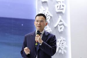 花莲慈济医院神经外科部主任蔡升宗在台湾医疗科技展专家讲座中分享晶片电刺激治疗,说明晶片电刺激治疗脊髓损伤的原理,帮脊髓损伤病友重回尊严。