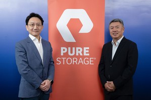 Pure Storage亚洲区??总裁张思华(左),Pure Storage台湾区总经理周正平(右)