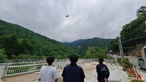 運用無人機空拍科技執法,提升污染蒐查與改善效率,能夠有效防範及改善環境污染。(source : 臺東縣環保局)