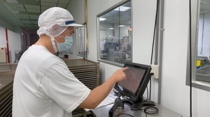 聯夏公司導入物聯網技術,以感測器取代人工紀錄,全面升級為數位表單並串流至中控室,讓各部門能即時監控並掌握資訊。