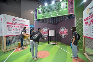由於棒球比赛的防守有几个主要关键,其理念和资安防御相似,例如利用情资搜集来强化部署,往往能发挥决定性的影响力。
