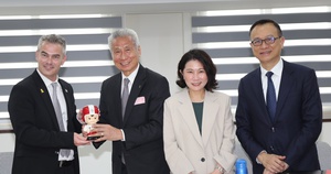 左起:以色列國會友台小組主席杜伯斯基Boaz Toporovsky、大同公司王光祥董事長、外交部駐台拉維夫台北經濟文化辦事處李雅萍代表、大同公司沈柏延總經理。