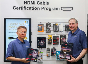 HDMI協會執行長Rob Tobias(右)與臺灣區市場與業務開發協理馬銘倫