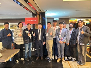 鴻海研究院半導體研究所郭浩中所長(左三)與蕭逸楷組長(左五)及陽明交通大學吳添立教授(左四)研究團隊。圖二為單晶片整合電路設計結構示意圖、光罩圖以及實際電路圖。