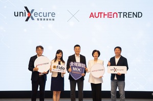 智慧资安科技宣布成为无密码验证品牌AuthenTrend台湾独家代理商。图二为智慧资安科技董事长詹伊正(右)、AuthenTrend董事长李欣欣(左)合影。