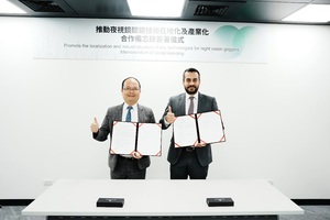 推動夜視鏡關鍵技術產業在地化MOU簽署儀式,金屬中心執行長賴永祥(左)與Theon Sensors S.A公司總監Dimitris Papageorgiou(右)合影。