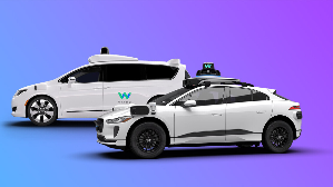 未来美国的Robotaxi市场将由Tesla和Waymo主导,预估规模将於2035年达365亿美元